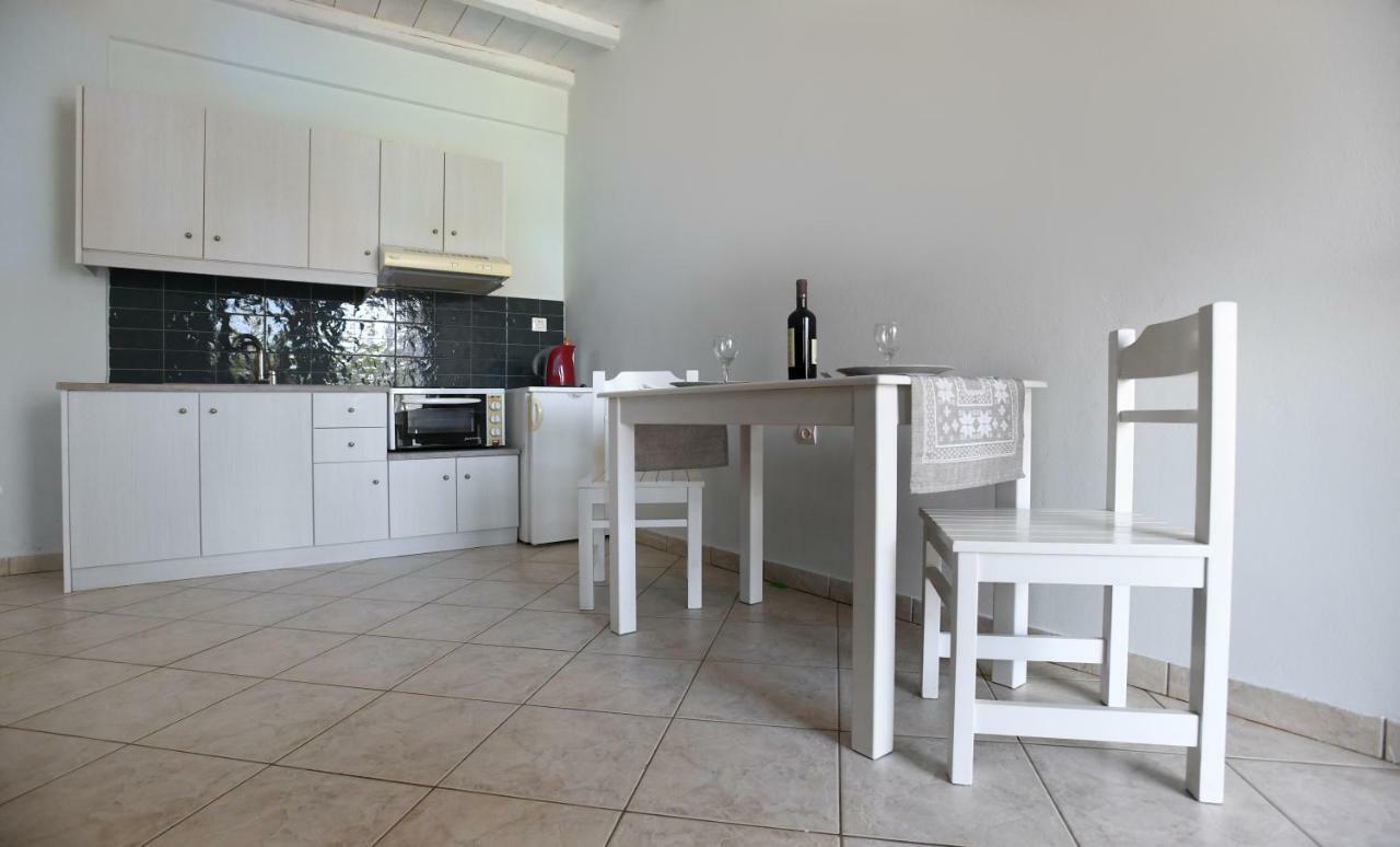 Nostos Beachfront Apartments & Studios Agios Ioannis  Exterior photo
